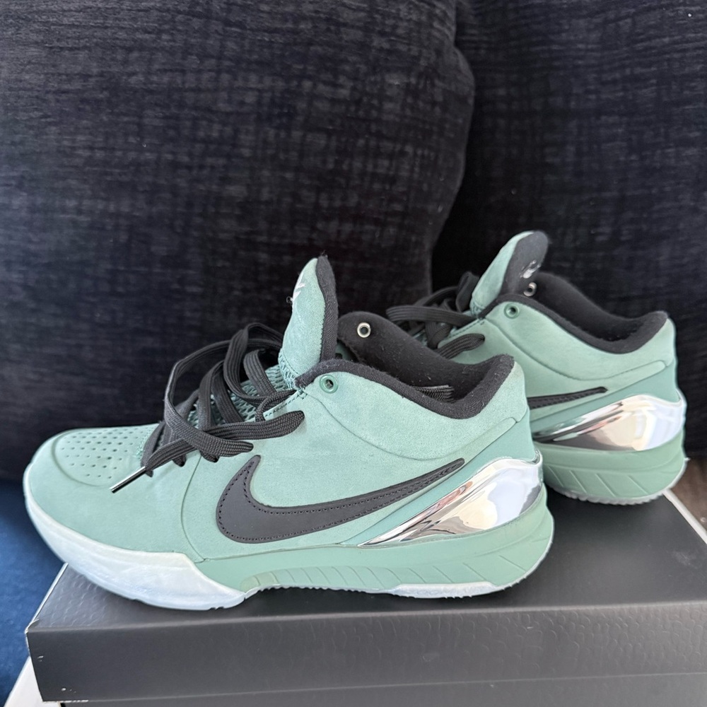 Nike Kobe 4 Protro Girl Dad size 6 men’s